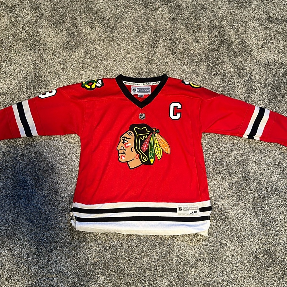Jonathon Toews Blackhawks jersey
